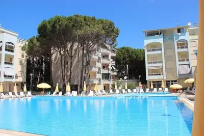 Image de Golem Apartments a home Away from Home.