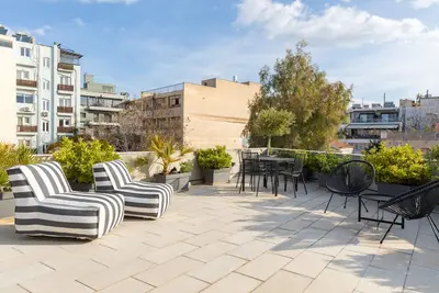 Image de Entire Building in the Heart of Athens – Sleeps 15 with Private Rooftop Terrace