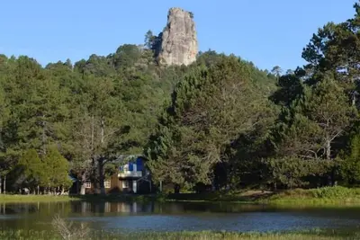 Image de Encantadora Cabaña del Lago  @Parque La Pirámide