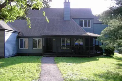 Image de Shawnee Village Pocono Mountains on Delaware River Hiking Biking Golf Pool Spa