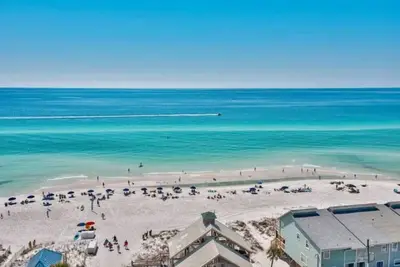 Image de Coastal Beach Retreat | Pool, Gym & Balcony Views