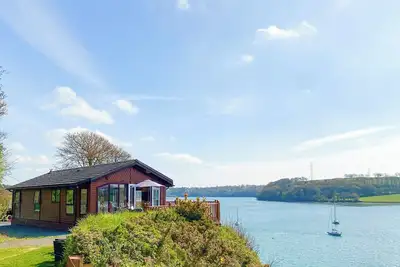 Image de 2 chambres à coucher à Burton