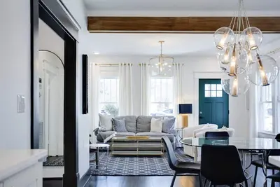 Image de Historically Hip on Hale-3 Kings, Walkable to shops, 3 minutes to Duke