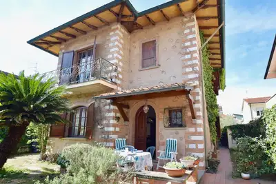Image de Superbe maison à Viareggio avec WiFi
