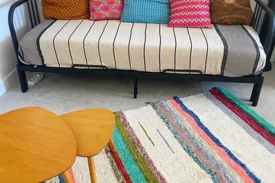 Image de Appartement en plein centre a 5 minutes de la plage!