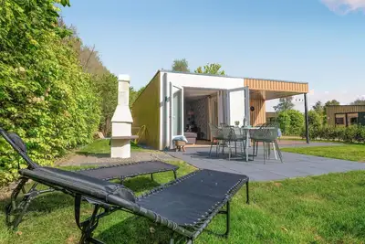 Image de Belle maison à Heinkenszand avec sauna