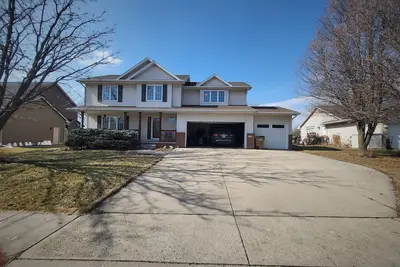 Image de Sleeps 10, spacious home w/1 acre yard, 4 Bedrooms