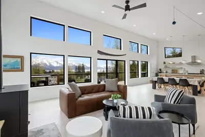 Image de Modern Home with 180 Degree Views