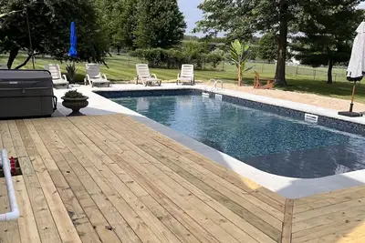 Image de Estate Home Hot Tub Beach view Wi-Fi 8 acres 5000 sqft 4 bd 3. 5 bath