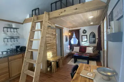 Image de The Nun's Cabin: Historic Tiny House on the Bigfork River