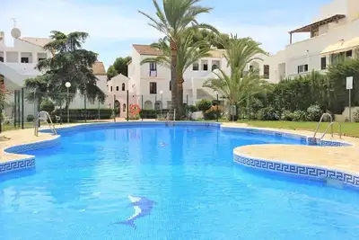 Image de Penthouse avec piscine, climatisation et terrasse, Près des cafés, bars, restaurants et de la plage