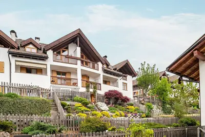 Image de Appartement \"Bergweg\" avec vue sur montagne et terrasse privée