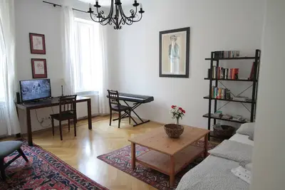 Image de Bright and cozy apartment, close to the city center and close to the train station