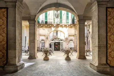 Image de The House on the Courtyard
