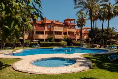 Image de Appartement moderne avec vue sur la mer à La reserva de Marbella