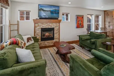 Image de Dover Bay | Sleeps up to 10 | Private Hot Tub