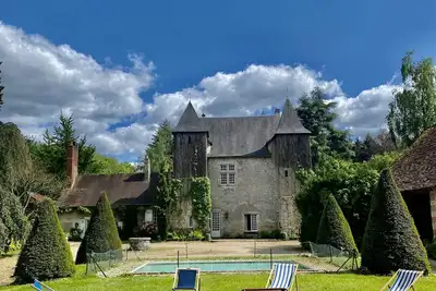 Image de Manoir de charme au coeur des châteaux de la Loire, 5 chbres 12 pers, pisc tenni