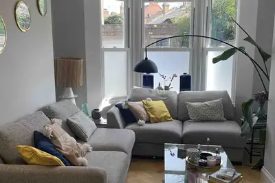 Image de Spacious house with great transport links, close to many shops and restaurants