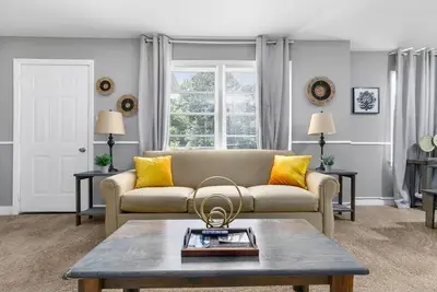 Image de Near Hospital & Dining- Beds on Broadmoor - Unit A