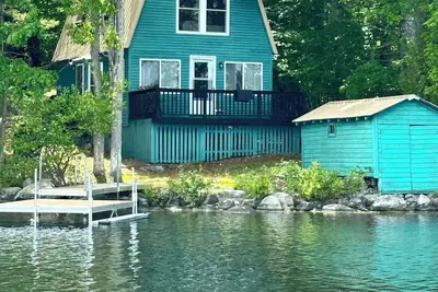 Image de Pet-friendly waterfront cottage just 26' from the shore of Panther Pond!