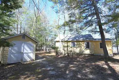 Image de Classic Maine camp on Little Sebago Lake. Pet-friendly!