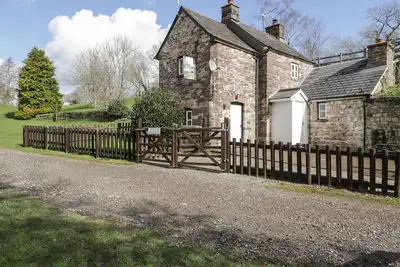 Image de Aqueduct Cottage, pet friendly, with open fire in Penperlleni