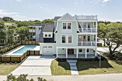 Image de Bayberry House  Luxury, Modern, Steps to the Beach