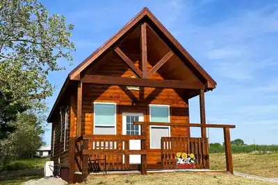 Image de Cabin on Dairy Farm - Near Ark - Feed Grain to Calves and Goats