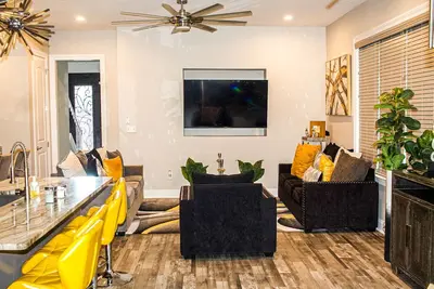 Image de Stlyish Downtown Home