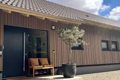 Image de Stunning 160m2 Vacation Rental with Unrestricted Forest Views