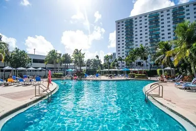 Image de \nMiami Condo Family-Friendly Beach Condo w/ Full Kitchen, Aventura Mall