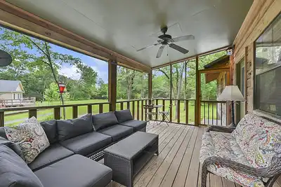 Image de Retreat To Cardinals Cabin