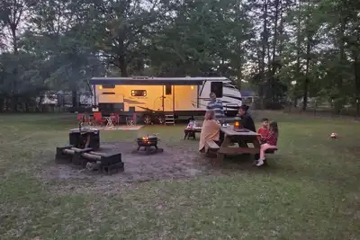 Image de Convenient Stay Near Savannah Pet-Friendly