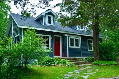 4 Br Renovated Home, Sleeps 10 - Walk to Perkins Cove, Ogunquit, Cape Neddick
