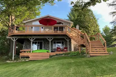 Image de What a View! Up North Mi Ausable Lake Waterfront 4 bedrooms/2 baths Pontoon boat