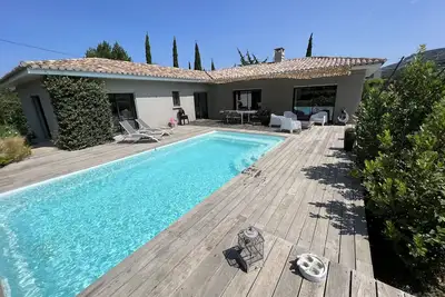 Image de Maison récente avec piscine au Coeur du Luberon entièrement climatisée