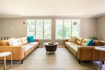 Image de 4PelicansOhio: Refreshing Cabin Near Leesville Lake… Pets Welcome… 3 Queens