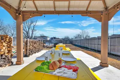 Brand New & Just 6 mins from Baylor/Magnolia/Downtown Waco!