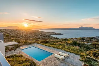 Image de Sea Ya Villa. Amazing seaview. 6pl 3bd 2ba