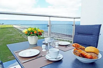 Image de Petrel - 1st row on the water & beach, penthouse, sauna, fireplace, balcony