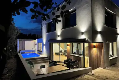 Image de Superbe villa 14p avec piscine, rooftop vue sur mer et accès immédiat à la plage