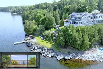Image de LoZa House Coastal Lakefront Luxe w Stellar Views