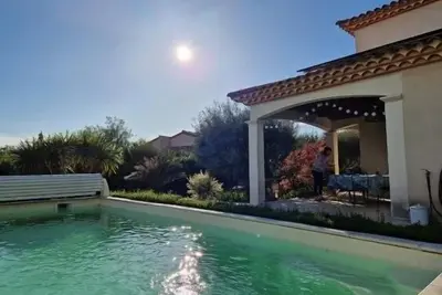 Image de Maison de charme avec piscine Ă 30 min en voiture de la mer et 15 min du lac
