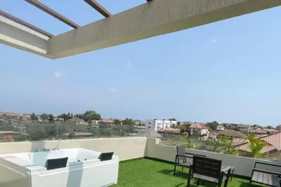 Image de Getaway: 2-Bedroom Penthouse Near Airport