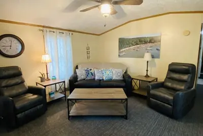 Image de Come relax at this beautiful 2 br 1b on Ky Lake