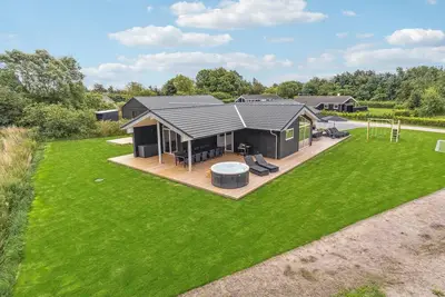 Image de Belle maison de 4 chambres à Hadsund