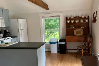 Image de Captain's Quarters at Waldo Emerson Inn Carriage House, 2nd floor  2 bdrm/1 bath