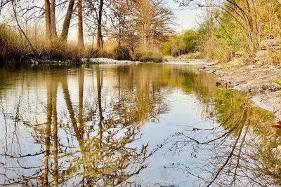 Image de Welcome anytime, 55 yards to the Frio river