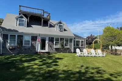 Image de Classic Cape Steps from the Beach