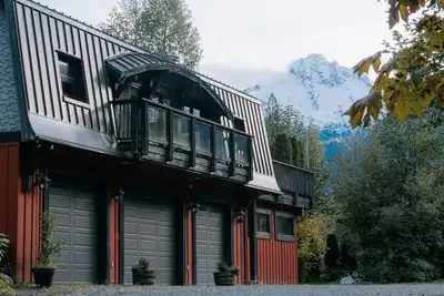 Image de Breath Taking Glacier Views on a Pristine Acreage in Sought out Squamish Valley